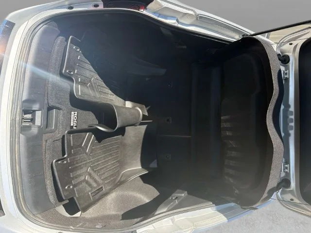Used 2019 Silver Nissan SL image 13