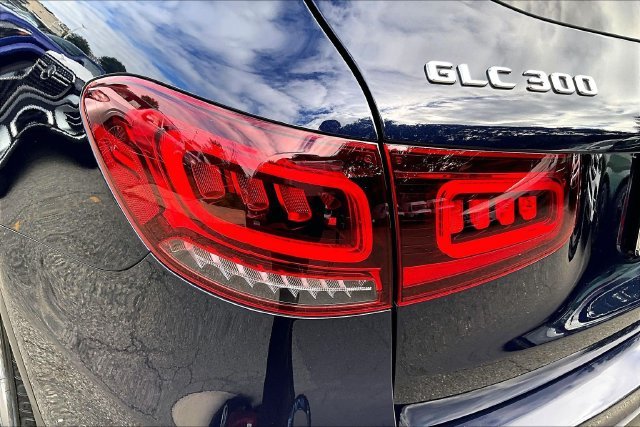 Used 2021 Blue Mercedes-Benz GLC 300 image 25