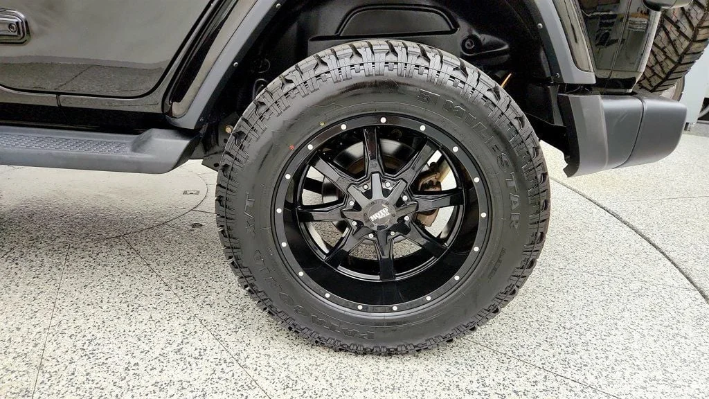 Used 2022 Black Clearcoat Jeep Unlimited Sahara 4x4 w/ Hardtop & Trailer Tow Group image 9
