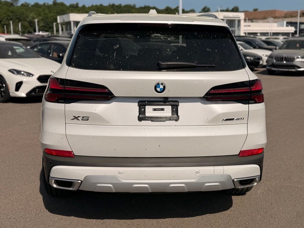 New 2026 Mineral White Metallic BMW xDrive40i image 4