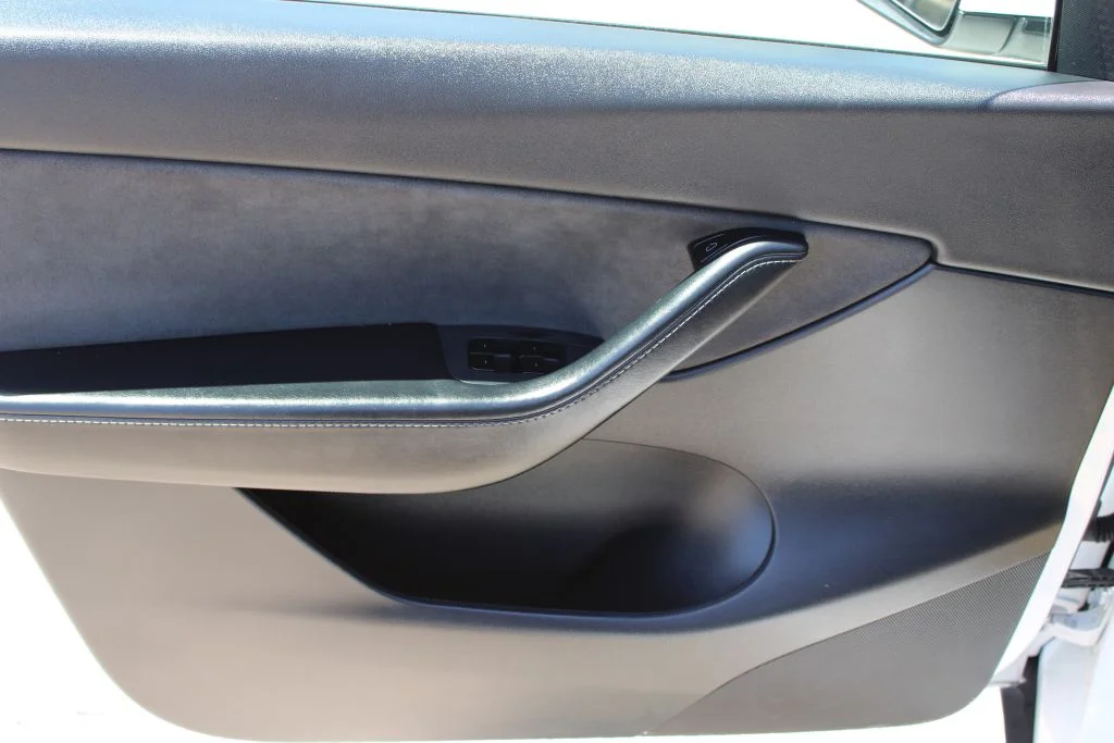 Used 2021 White Tesla Standard Range image 28