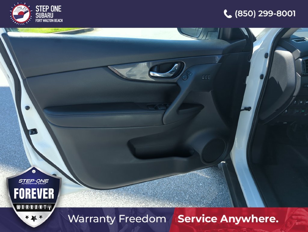 Used 2020 White Nissan SV image 18