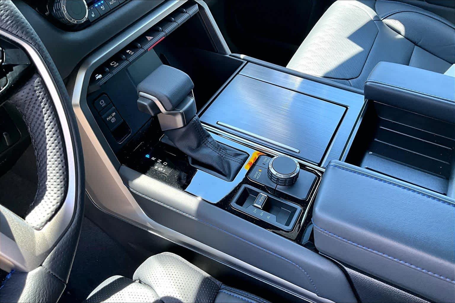 2026 Toyota Sequoia Platinum - Photo 7