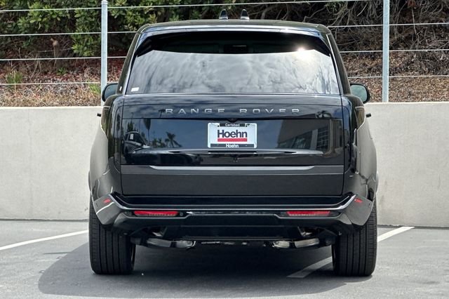 New 2026 Santorini Black Land Rover SE image 4