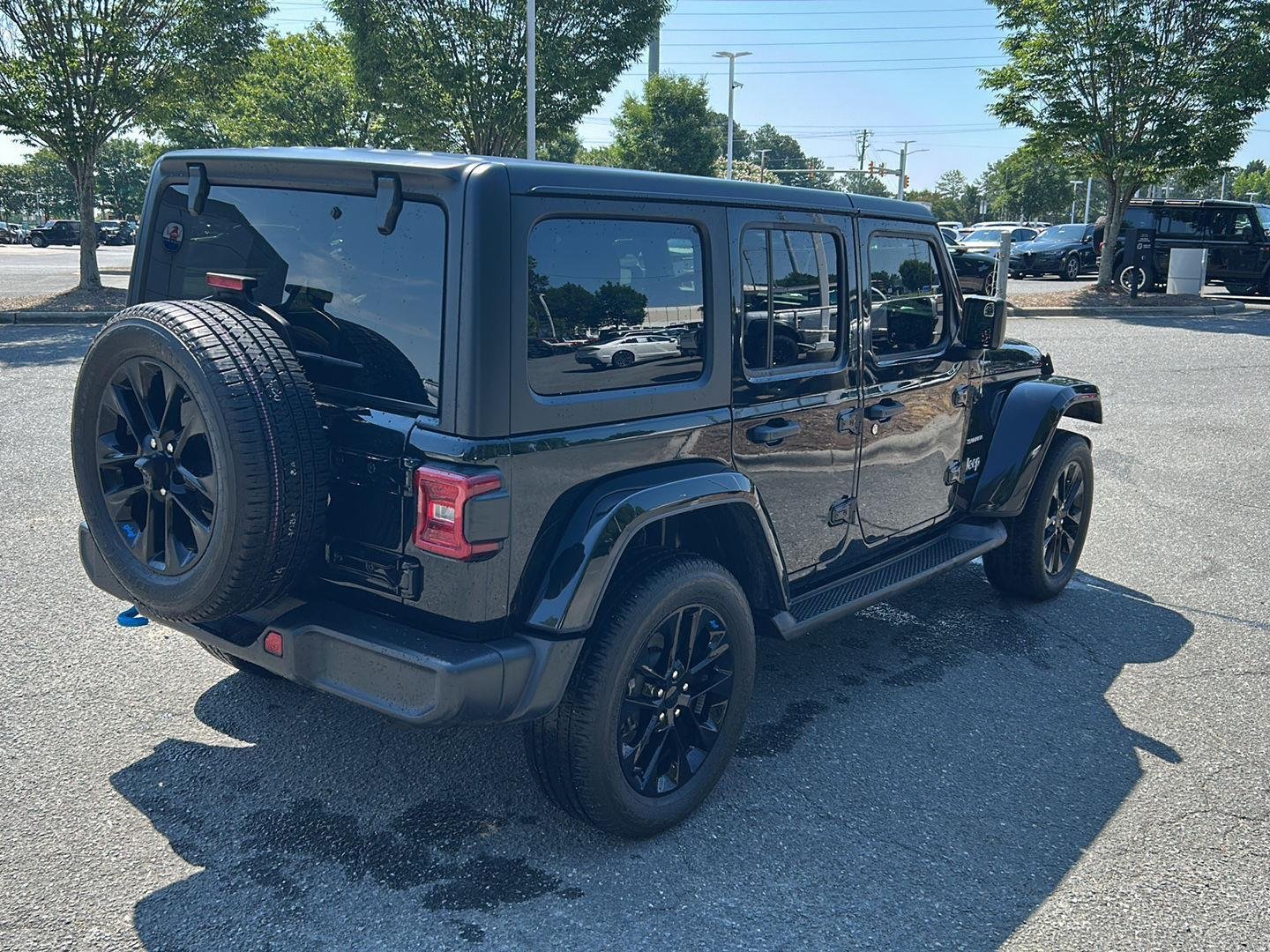Used 2023 Black Clearcoat Jeep Sahara image 5