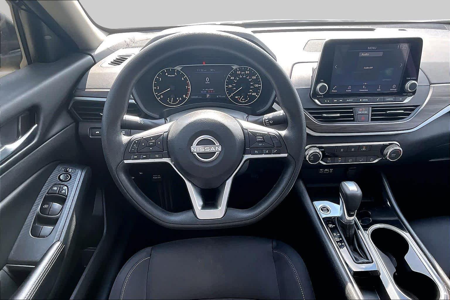 Used 2024 Super Black Nissan 2.5 SV image 6