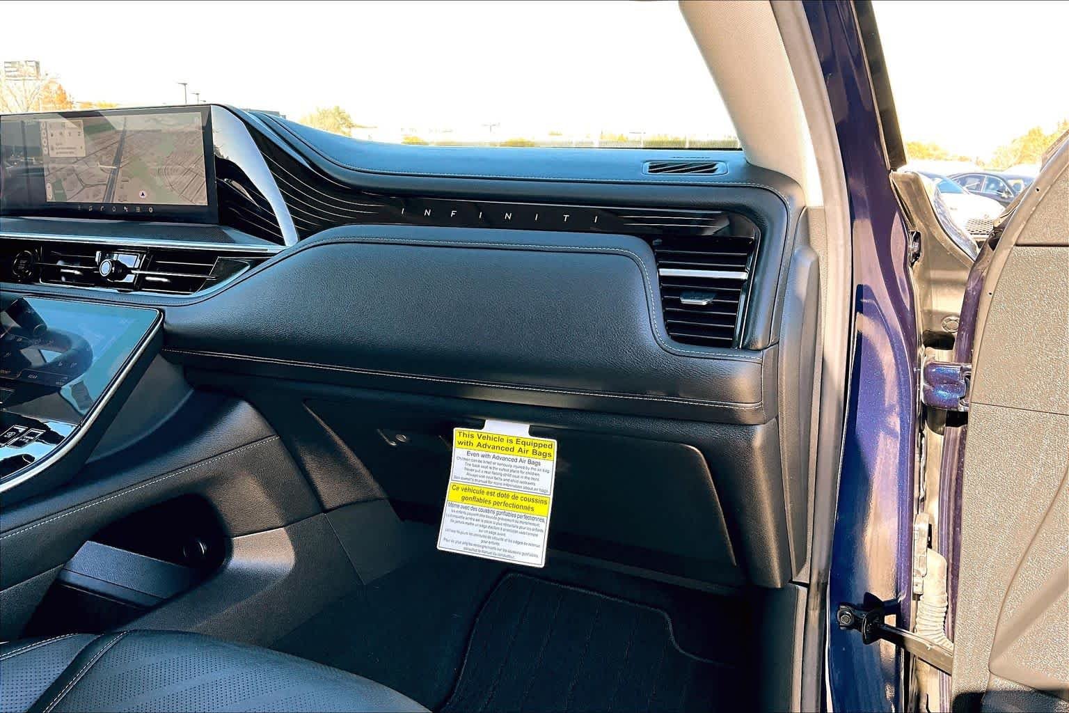 Used 2025 Grand Blue INFINITI LUXE image 30