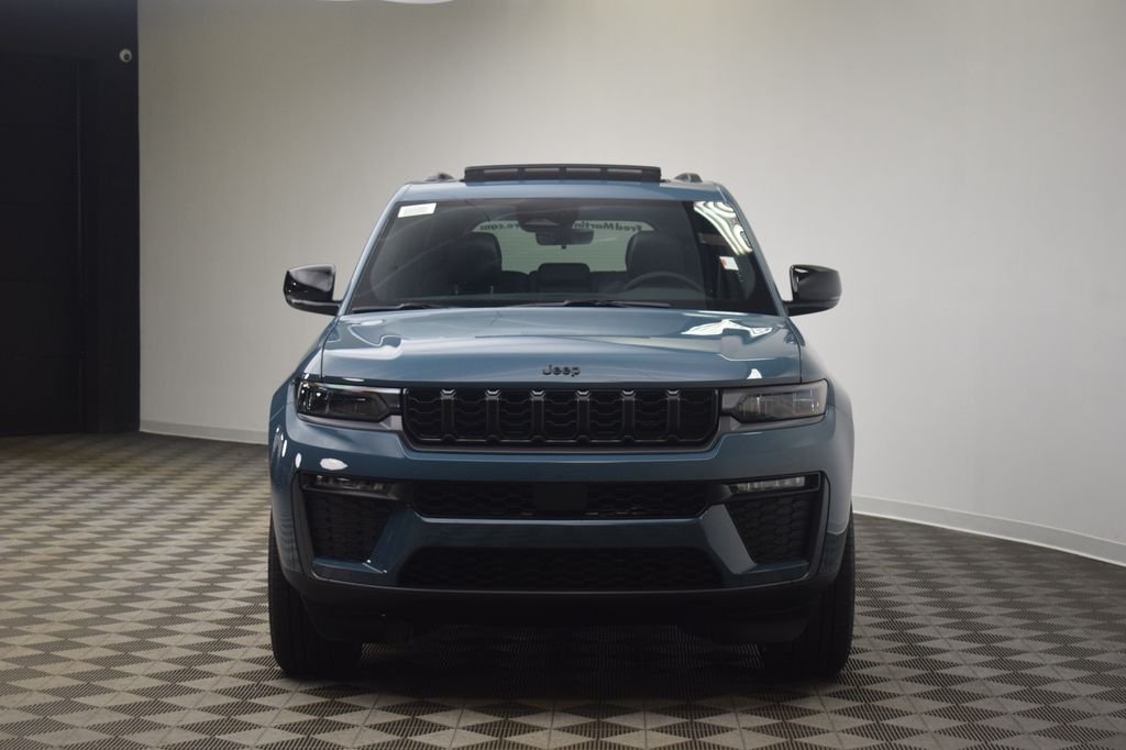 New 2027 Steel Blue Paint Jeep Limited image 2
