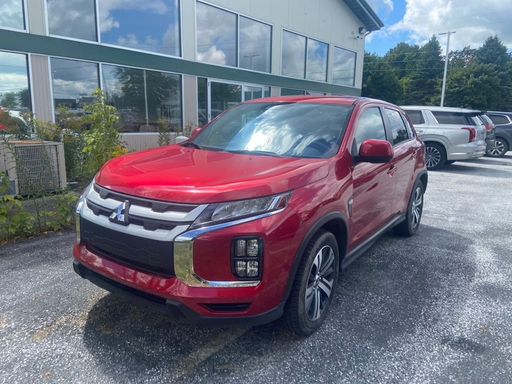 Used 2024 Gray Mitsubishi 2.0 ES image 3