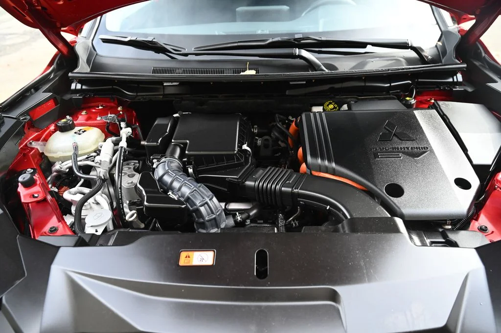Used 2024 Red Mitsubishi ES image 53