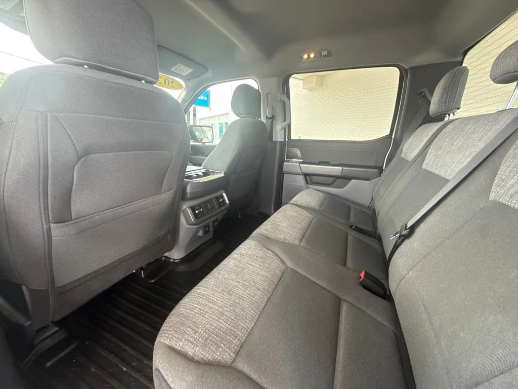 Used 2021 Oxford White Ford XLT image 31