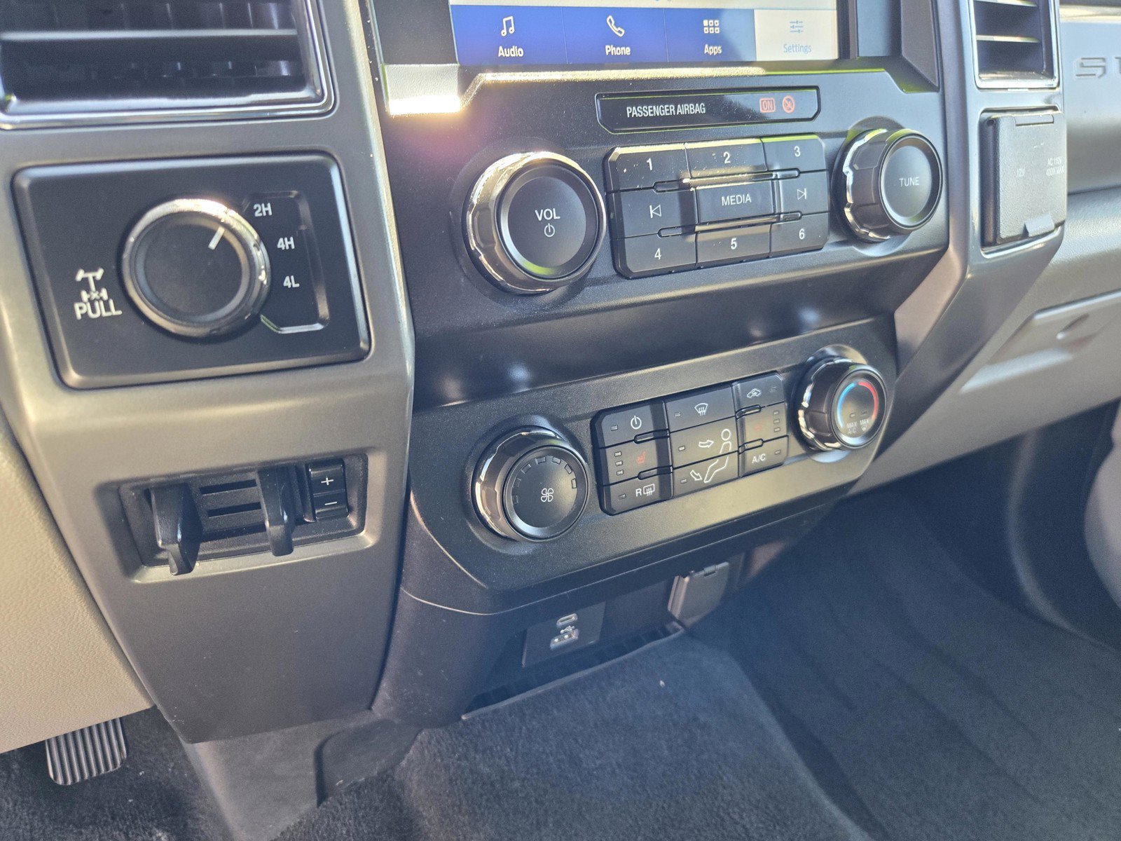 Used 2020 Gray Ford  image 22