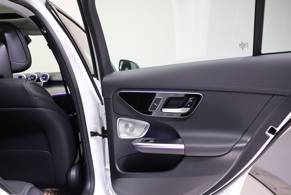 New 2026 MANUFAKTUR Moonlight White Metallic Mercedes-Benz C 300 image 50