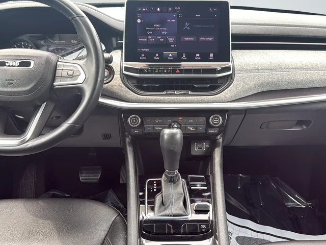 Used 2022 Black Jeep Latitude image 20
