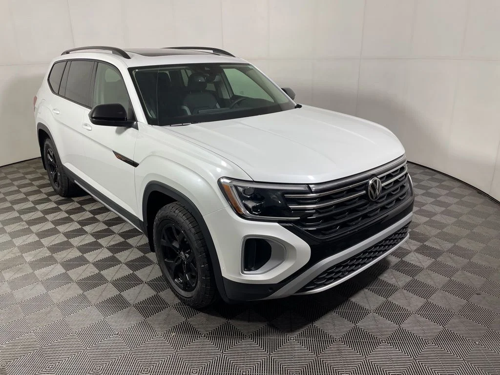 2026 Volkswagen Atlas 2.0T Atlas Peak Edition 4MOTION's photo