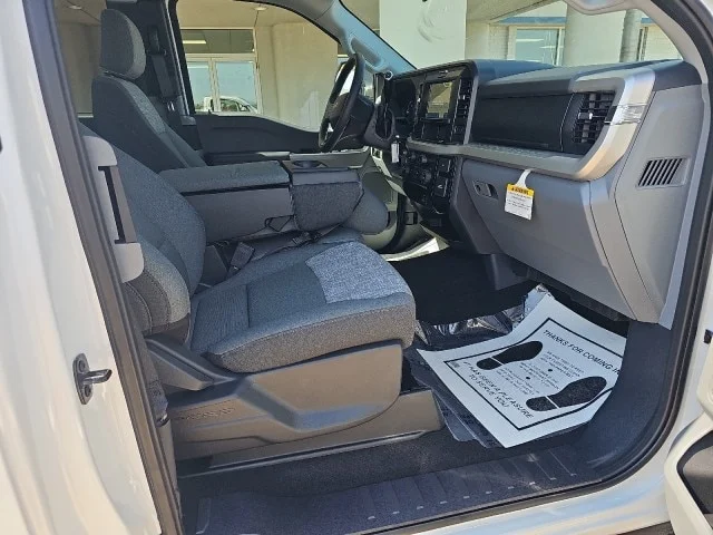 New 2026 Oxford White Ford F-250® XLT image 33