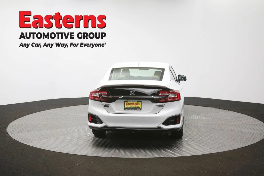Used 2018 White Honda Touring image 35