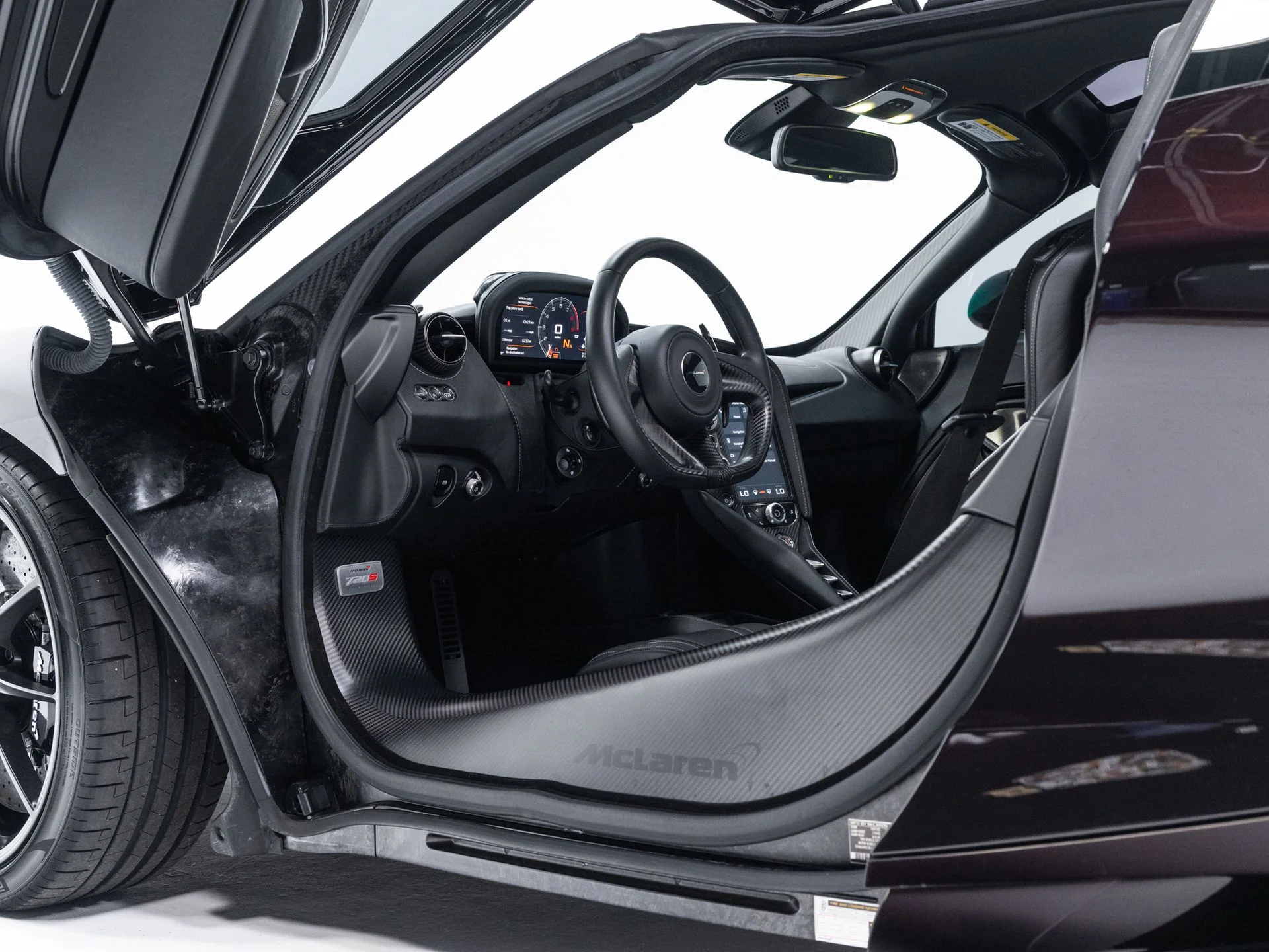 Used 2018 Quartz McLaren Luxury image 13
