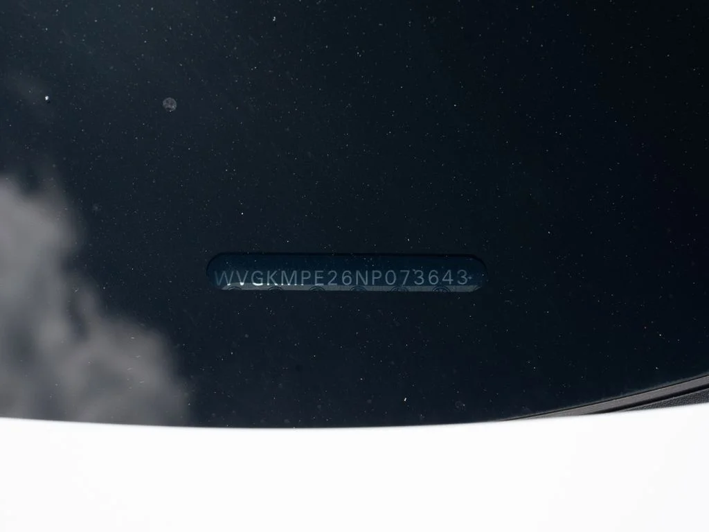 Used 2022 White Volkswagen Pro S image 30
