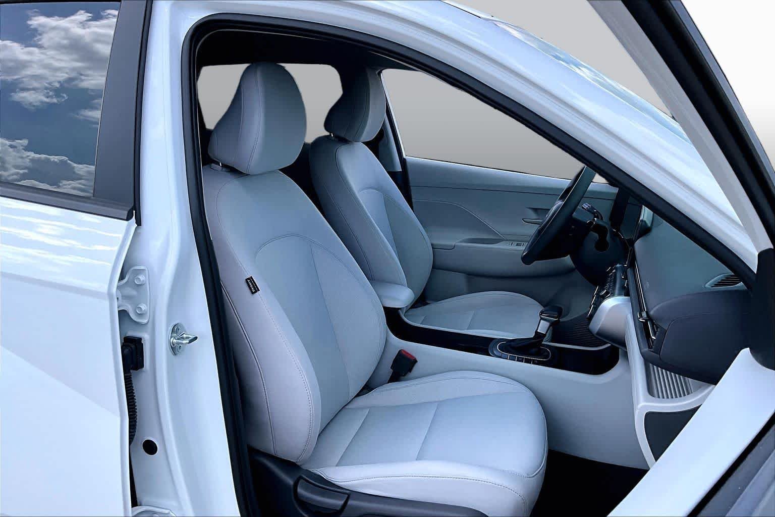 Certified Used 2026 Atlas White Hyundai SE image 9
