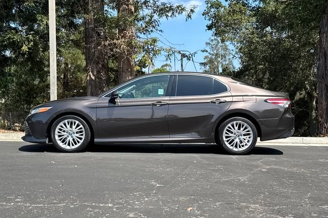 Used 2018 Brown Toyota XLE image 7