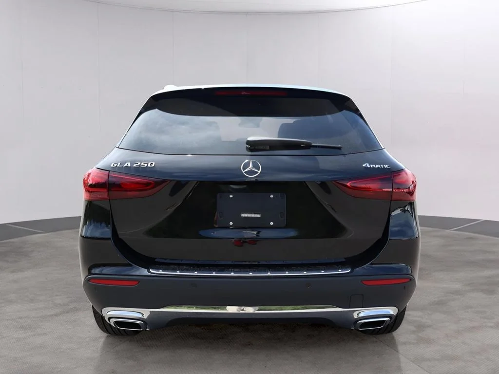 Used 2026 Cosmos Black Metallic Mercedes-Benz GLA 250 image 6