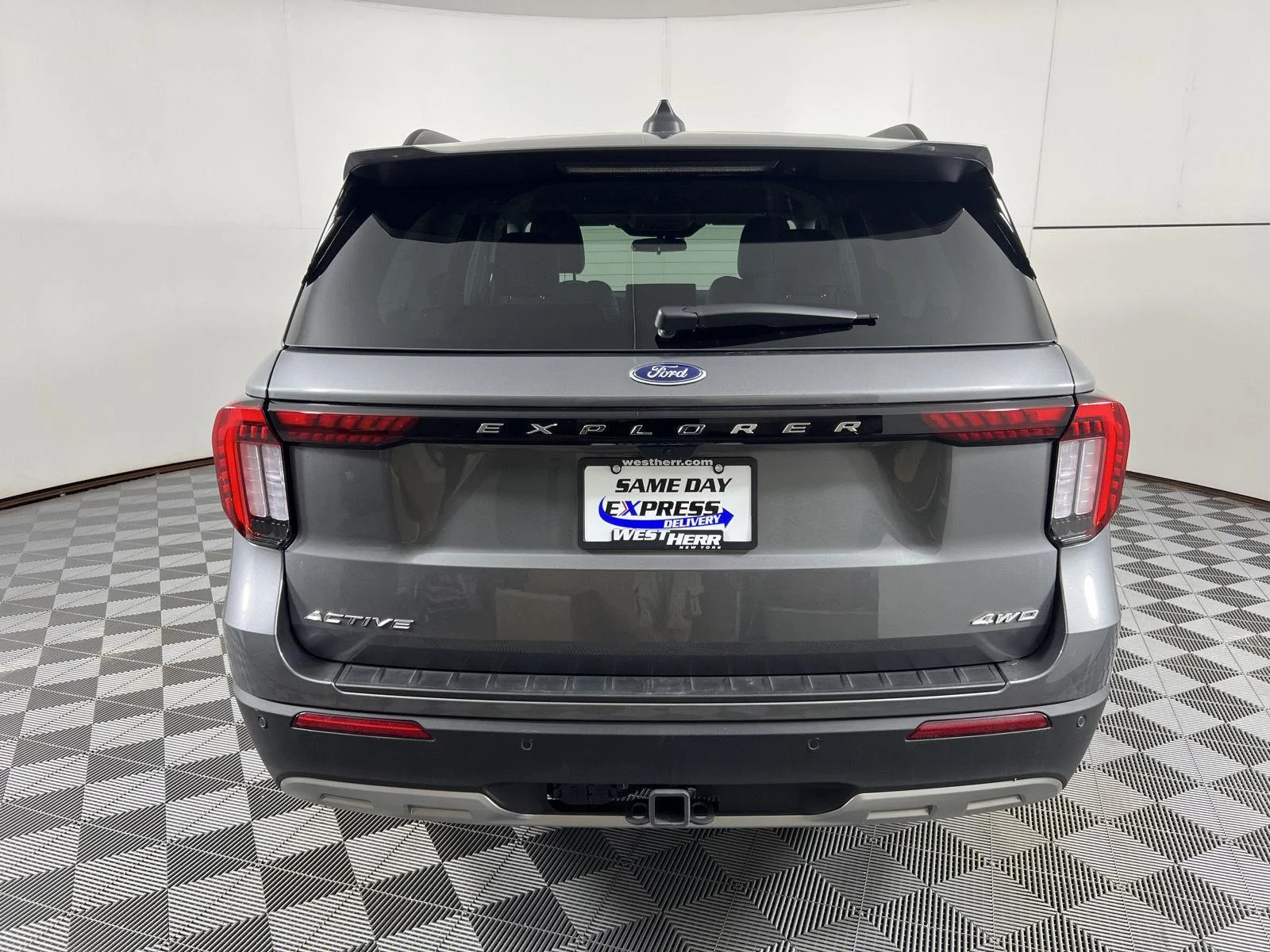 Used 2025 Carbonized Gray Ford Active image 9
