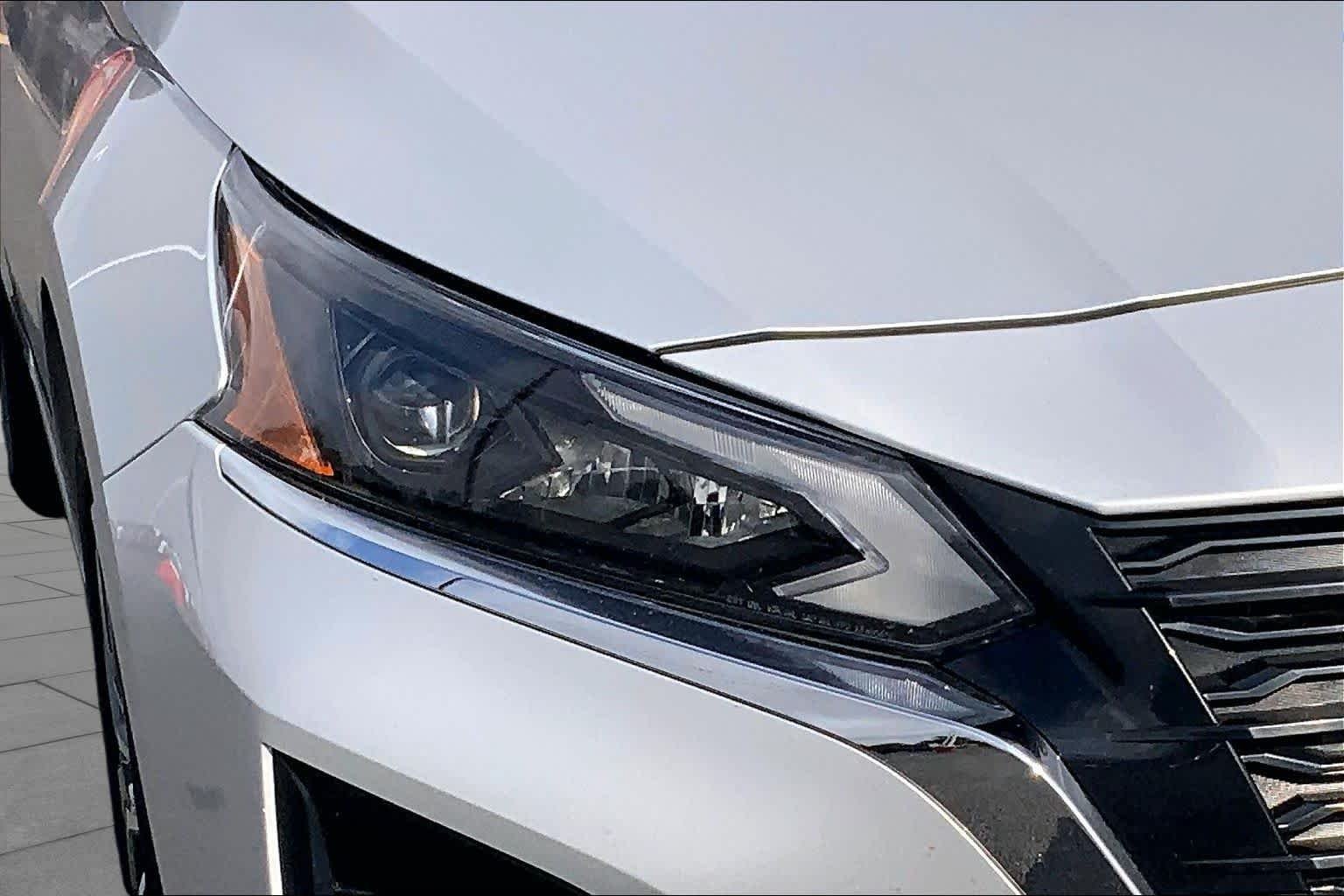 Used 2025 Brilliant Silver Metallic Nissan SV image 28