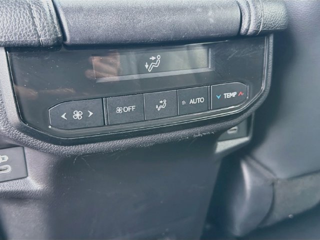 Used 2026 Pearl Toyota XLE image 19