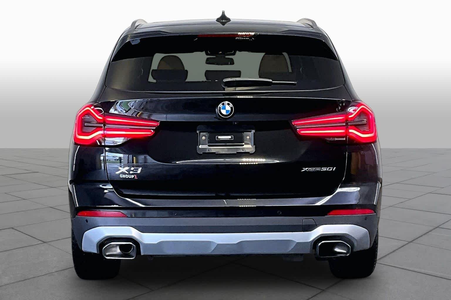 Used 2023 Black Sapphire Metallic BMW xDrive30i image 5