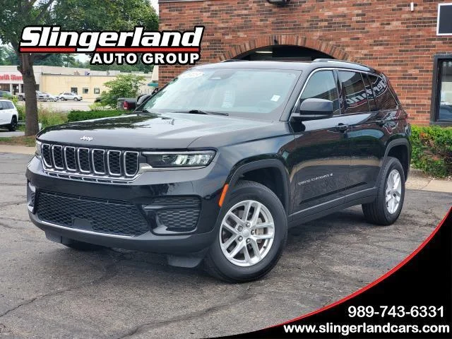 Used 2023 Diamond Black Crystal Pearlcoat Jeep Laredo X image 1