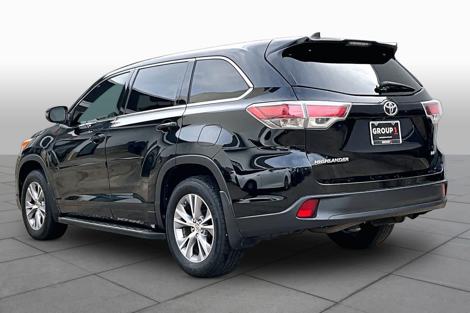 Used 2015 Attitude Black Metallic Toyota LE Plus image 11
