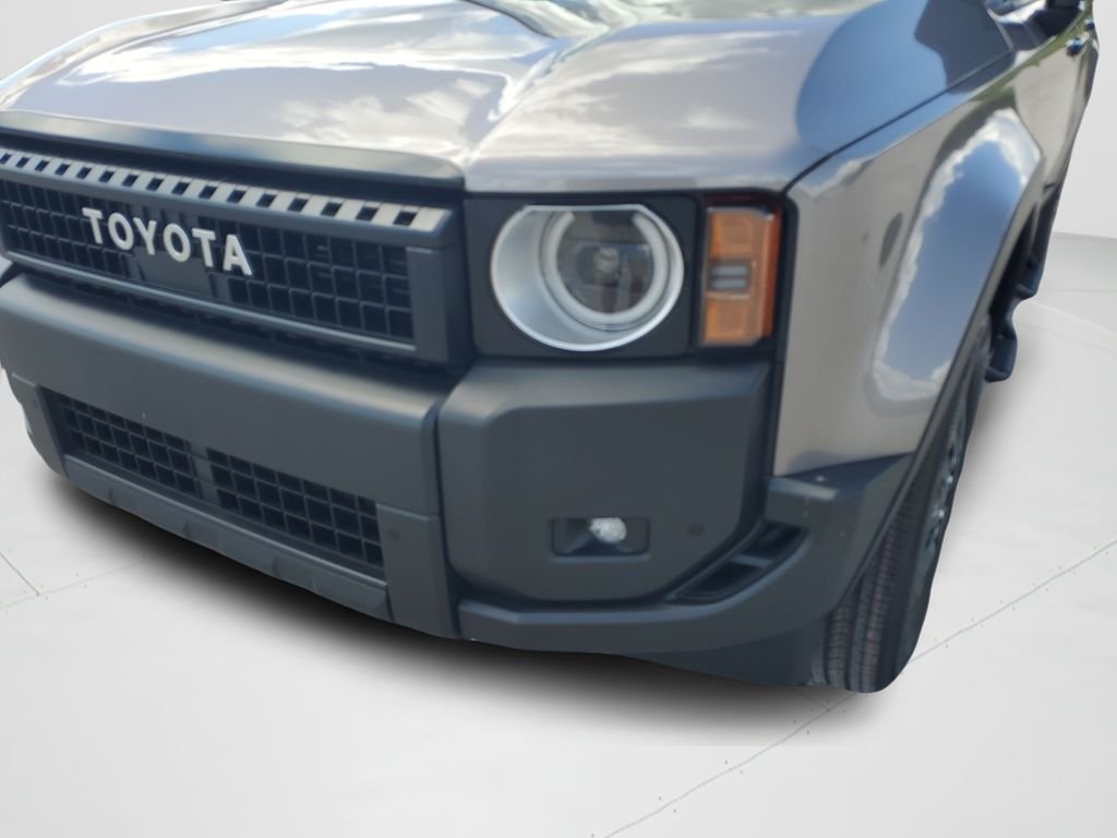 Certified Used 2025  Toyota 1958 image 24