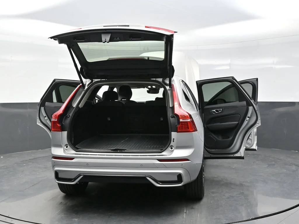 Certified Used 2023 Silver Dawn Volvo Plus image 39