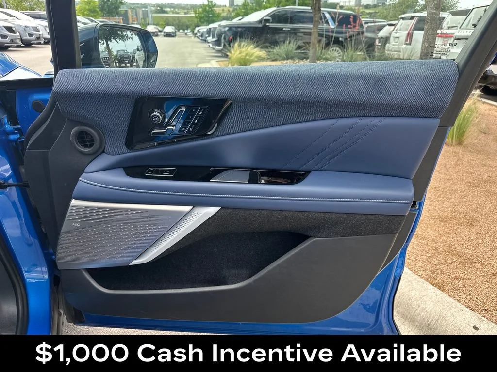 2025 Cadillac OPTIQ Luxury 2 - Photo 41
