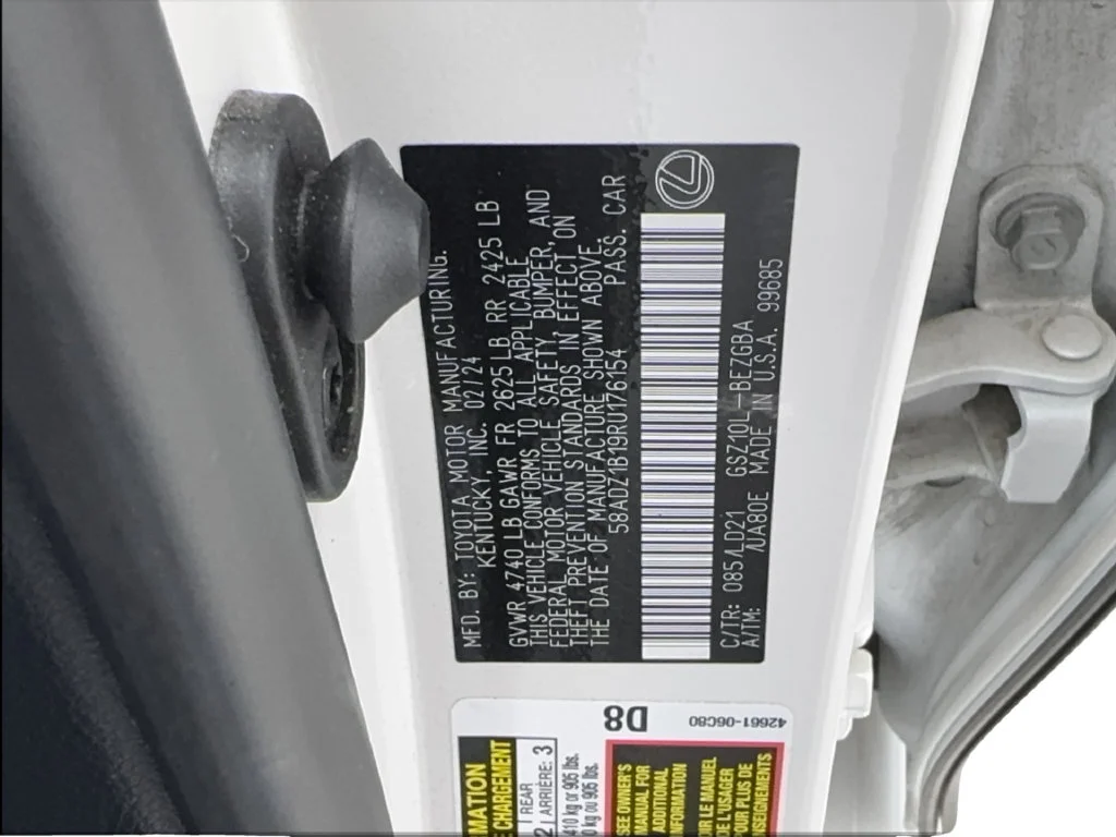 Used 2024 White Lexus 350 image 59