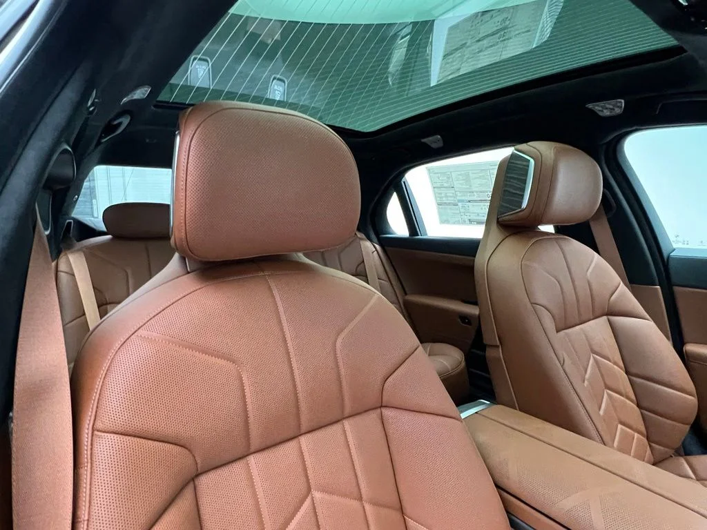 New 2026 Oxide Grey Metallic BMW 760i xDrive image 7