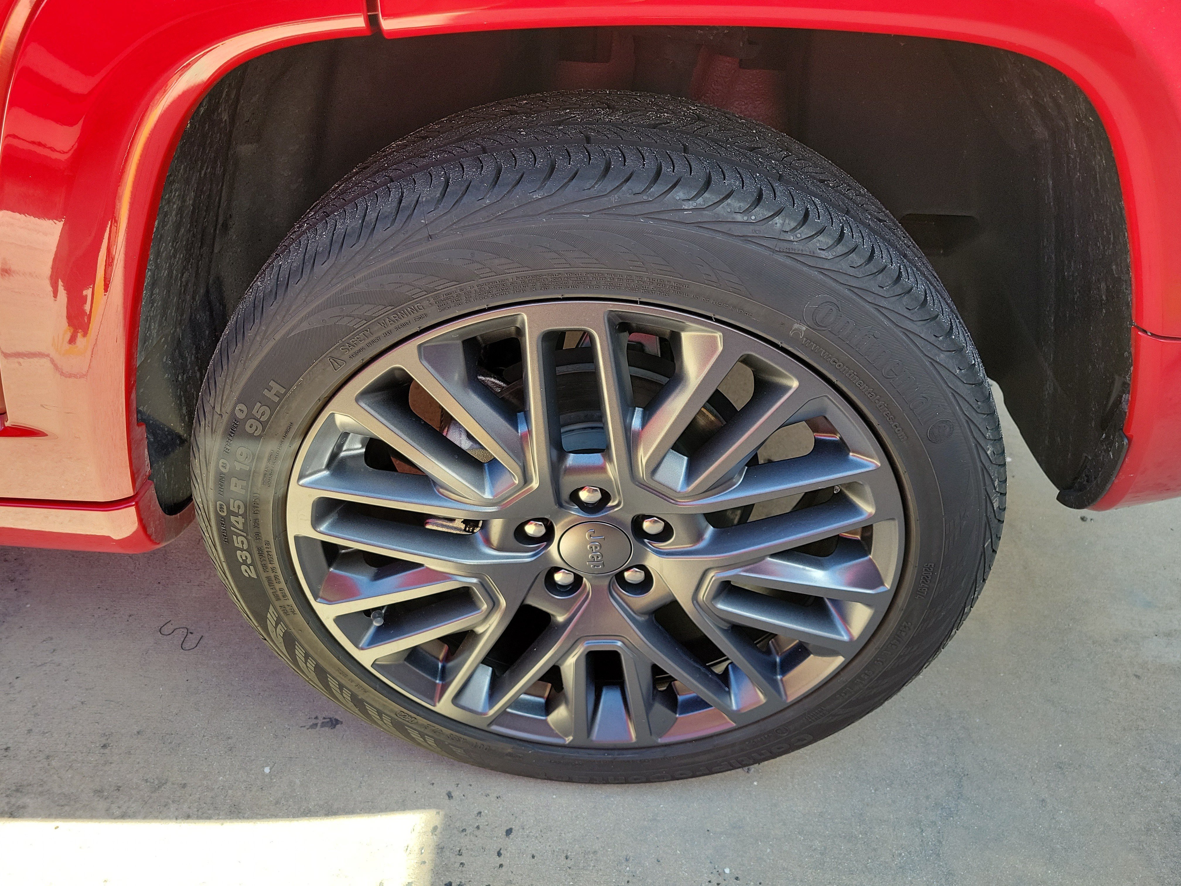 Used 2023 Redline Pearlcoat Jeep High Altitude image 9