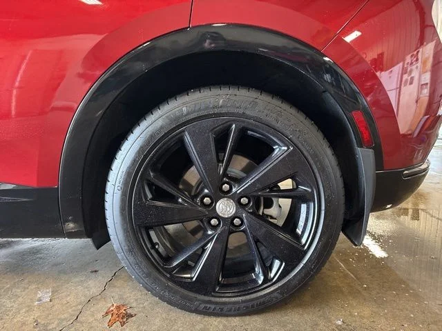 Used 2021 Red Buick Essence image 9