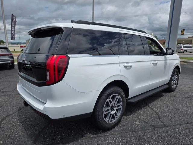 Used 2025 White Ford Active image 8