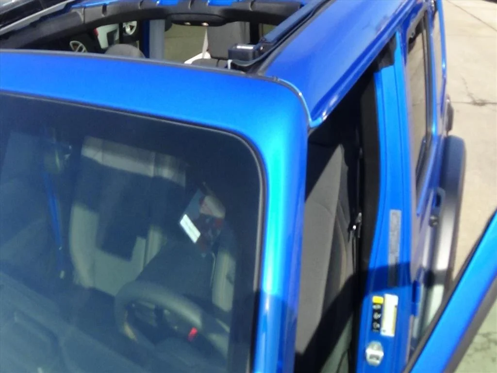 Used 2024 Hydro Blue Pearl Coat (pbj) Jeep Willys image 26