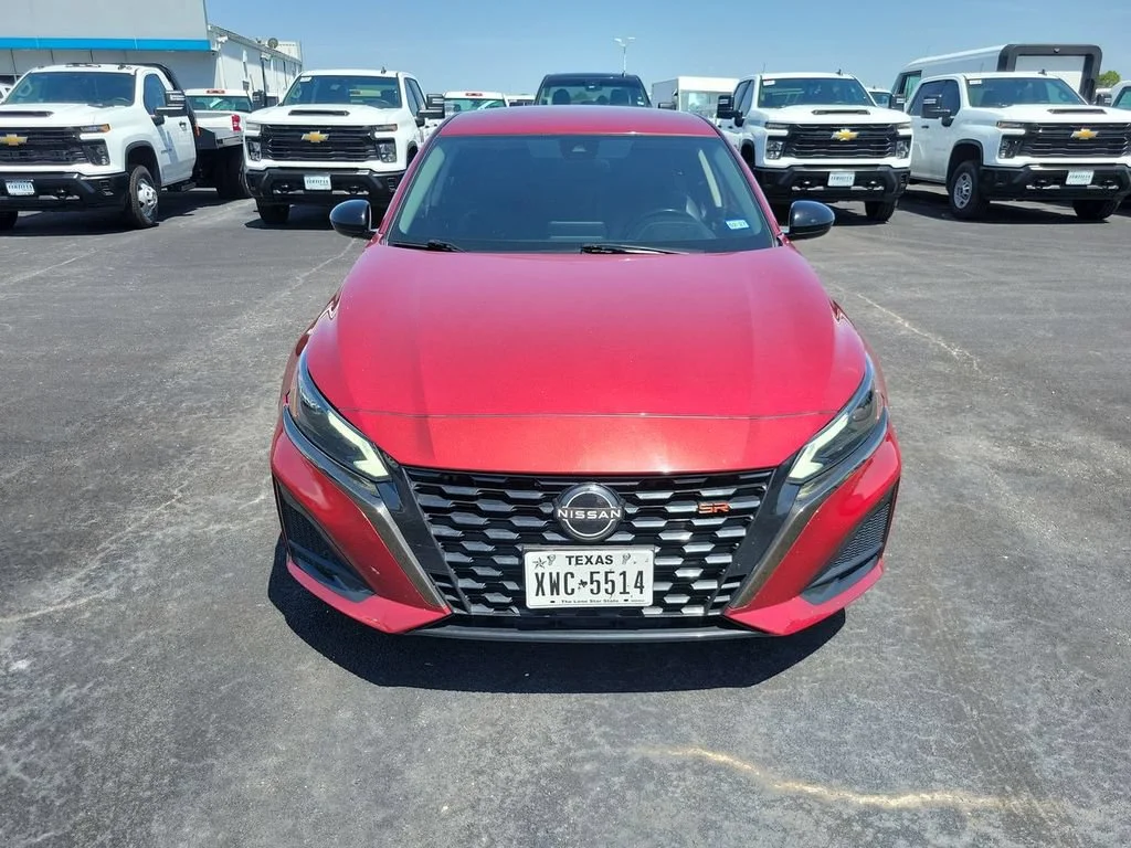 Used 2023 Red Nissan SR FWD image 29