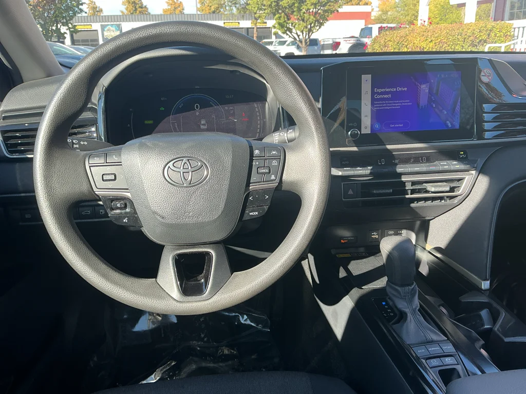 Used 2025 UNDERGROUND Toyota LE image 9