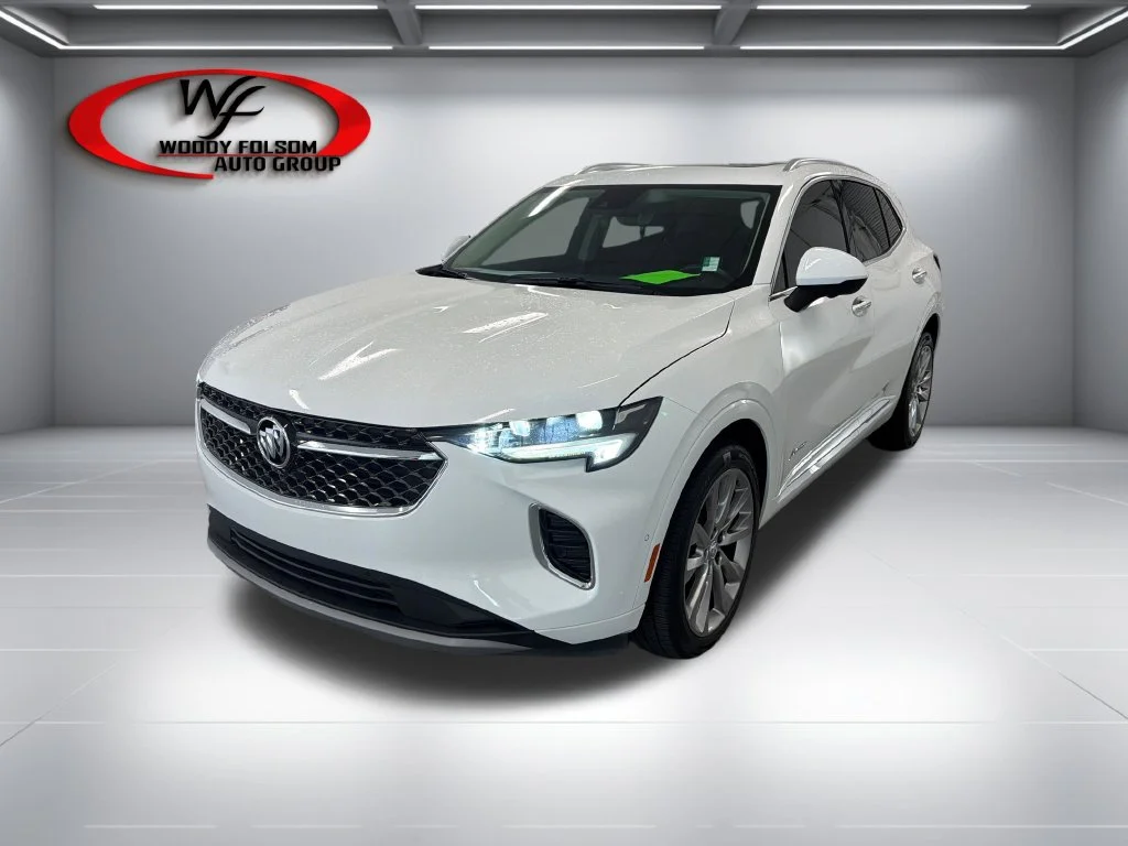 Used 2022 White Buick Avenir image 3