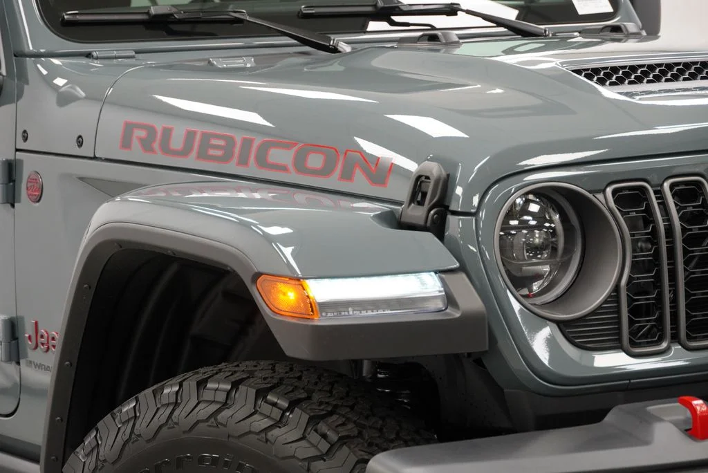 New 2026 Anvil Clear-Coat Exterior Paint Jeep Rubicon image 5