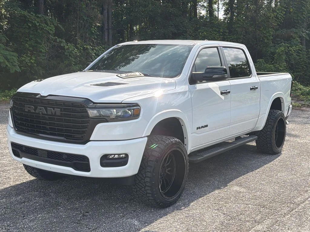 New 2026 Bright White Clear-Coat Exterior Paint RAM Laramie image 7