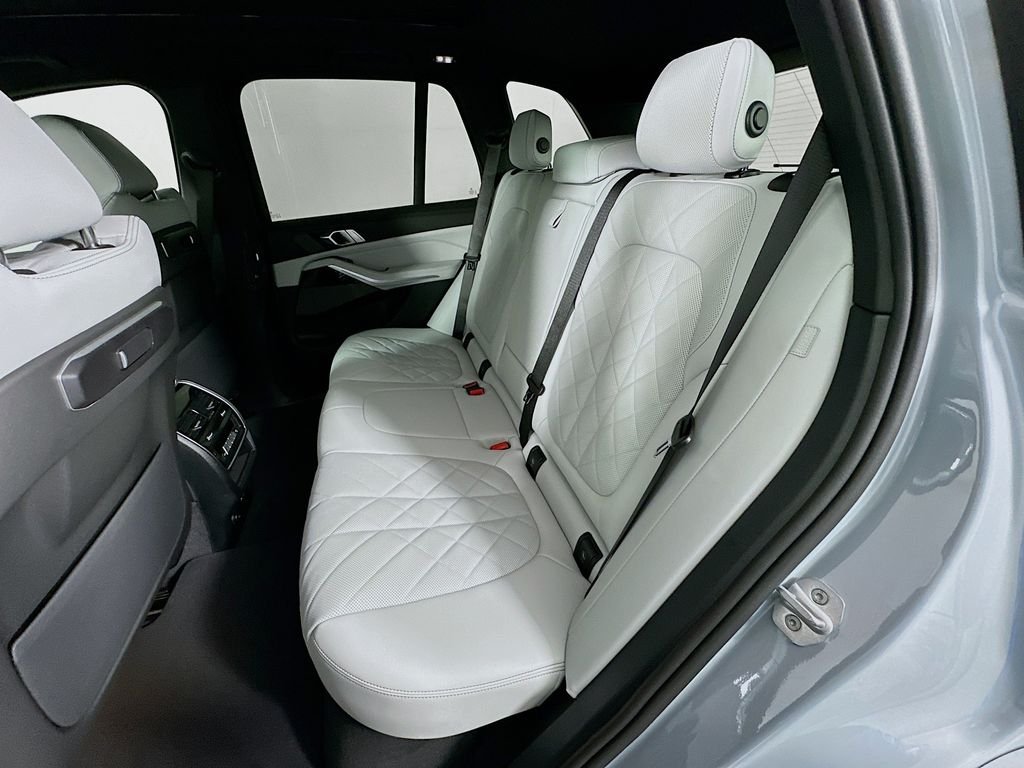 New 2026 Brooklyn Grey Metallic BMW sDrive40i image 17