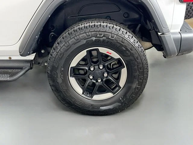 Used 2018 White Jeep Unlimited Rubicon image 36