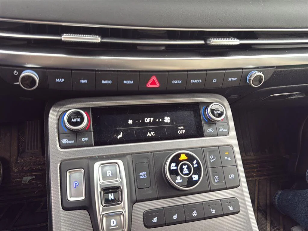 Used 2024 Hyper White Hyundai Calligraphy image 13