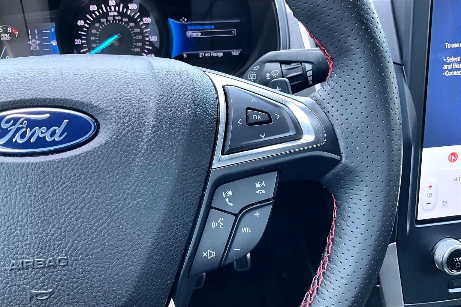 Used 2022 Agate Black Metallic Ford ST-Line image 23